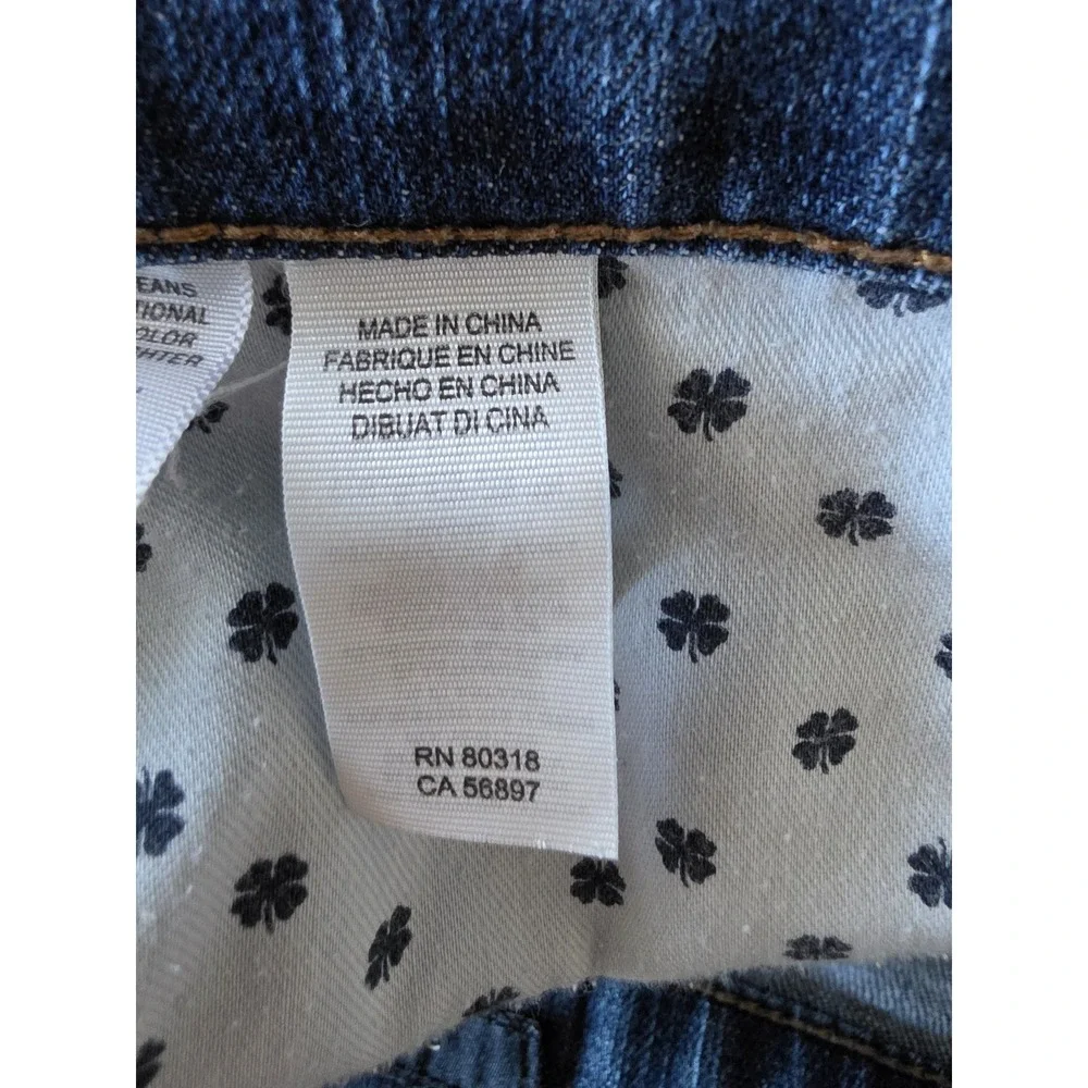 Lucky Brand Women's Shorts Size 34 Blue Solid Casual Bermuda Chino - Picture 7 of 9